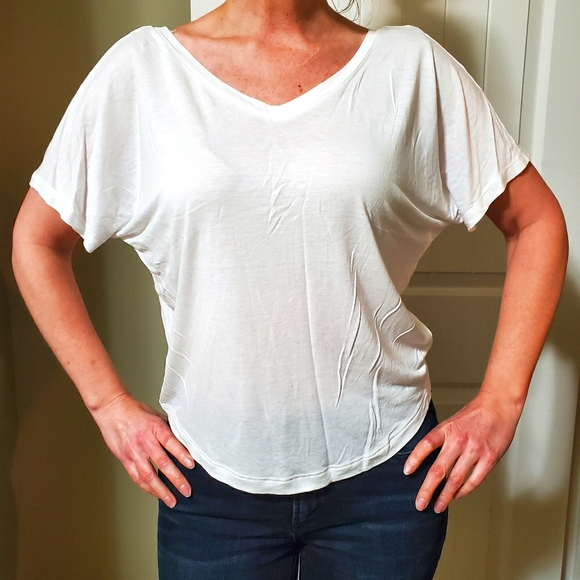 GAP Tops - GAP  short white tee